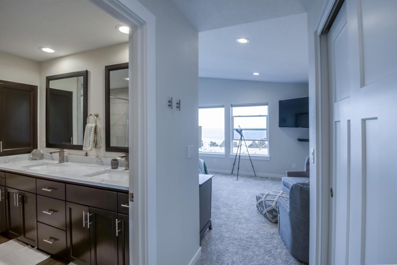 Oceanview Townhome - Pet Friendly - Sleeps 6 - King Depoe Bay Esterno foto