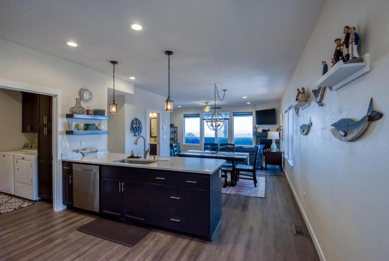 Oceanview Townhome - Pet Friendly - Sleeps 6 - King Depoe Bay Esterno foto