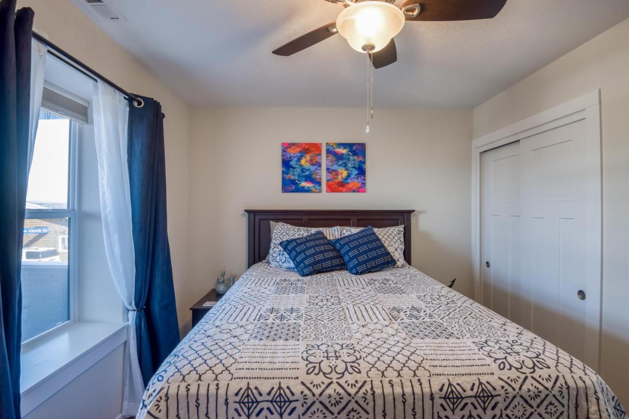 Oceanview Townhome - Pet Friendly - Sleeps 6 - King Depoe Bay Esterno foto