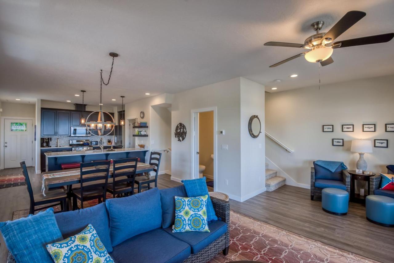 Oceanview Townhome - Pet Friendly - Sleeps 6 - King Depoe Bay Esterno foto