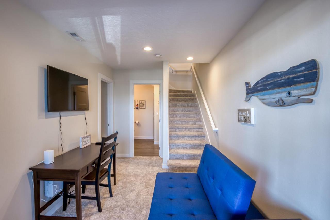 Oceanview Townhome - Pet Friendly - Sleeps 6 - King Depoe Bay Esterno foto